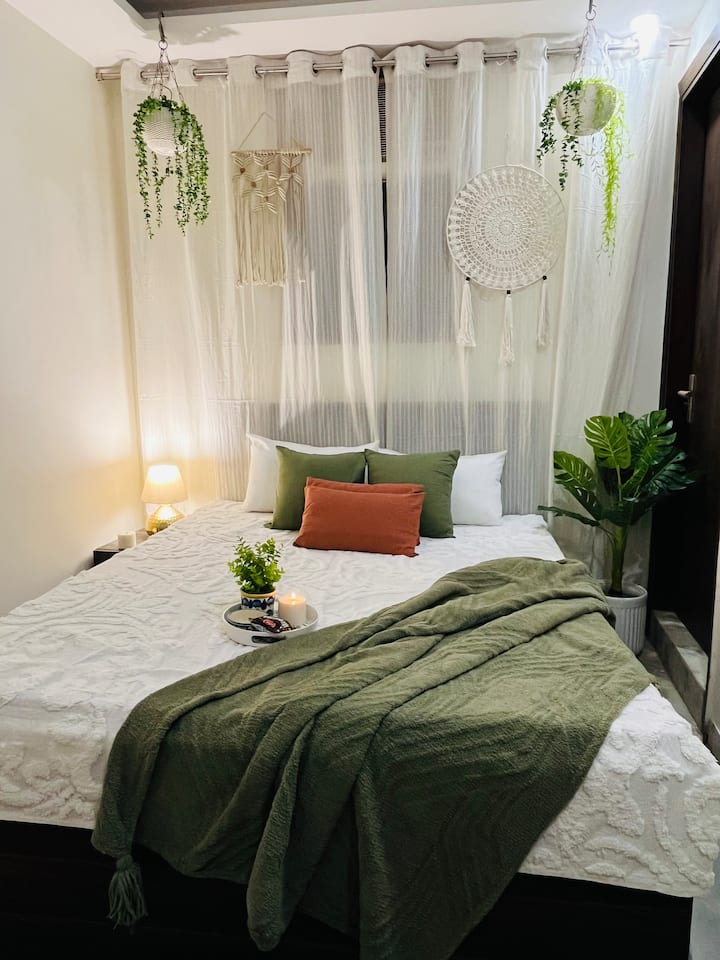Aura Haven | Peaceful 1 Bhk Stay Near Metro - New Delhi