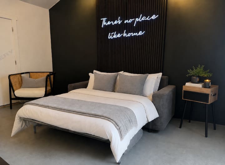 Guesthouse W/private Movie Theater &Patio &Parking - Pasadena