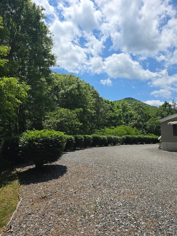 Mrs.connies Place - Bryson City, NC