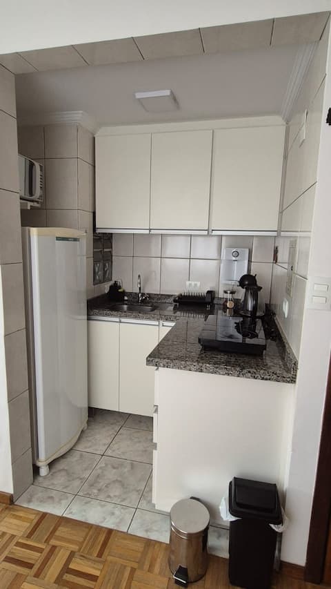 Top Airbnb: Comfortable 1-bedroom apartment in the iconic Bigorrilho. in Bigorrilho