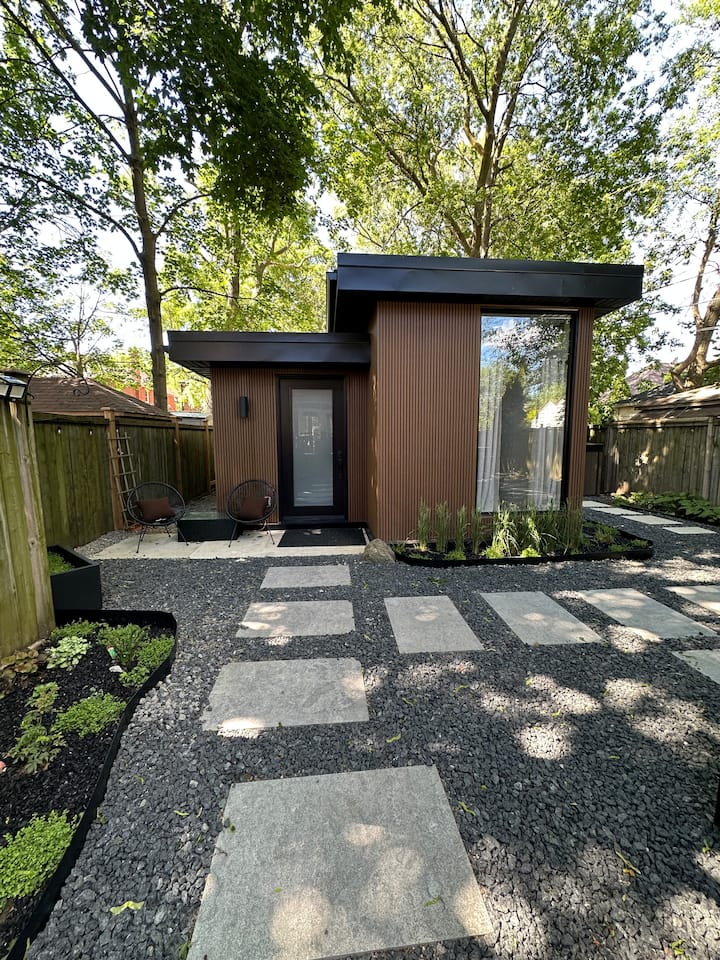 Cozy 1 Bdrm Birchcliff Garden Suite! - Toronto