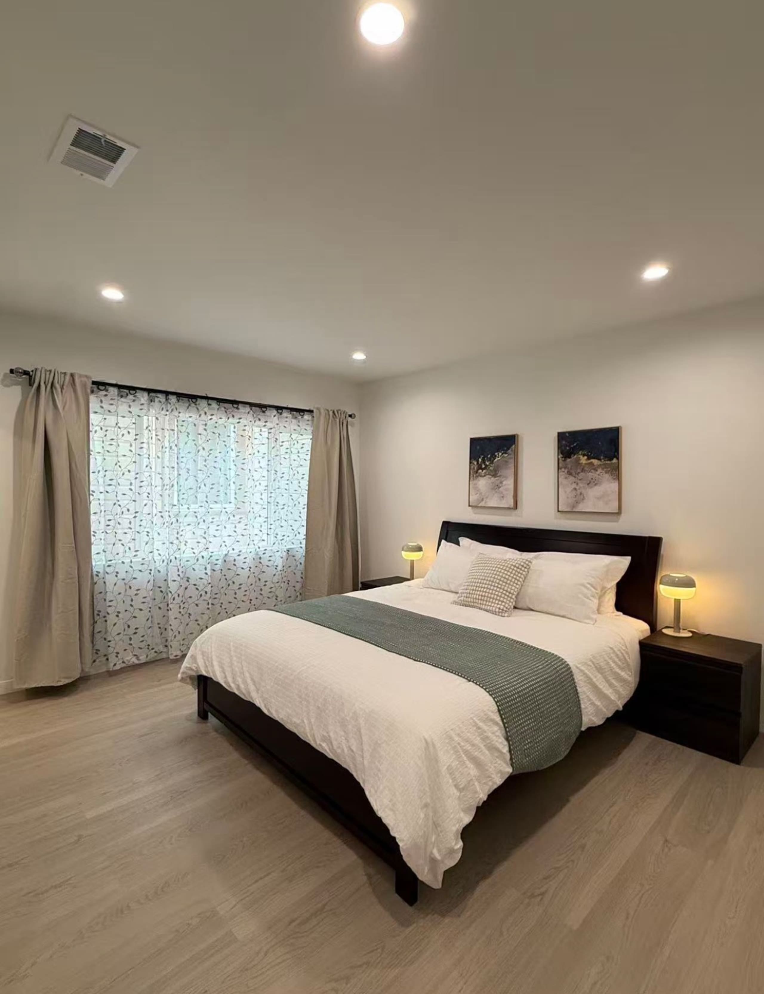 Home in San Francisco · ★4.95 · 3 bedrooms · 4 beds · 3 baths - Image 15