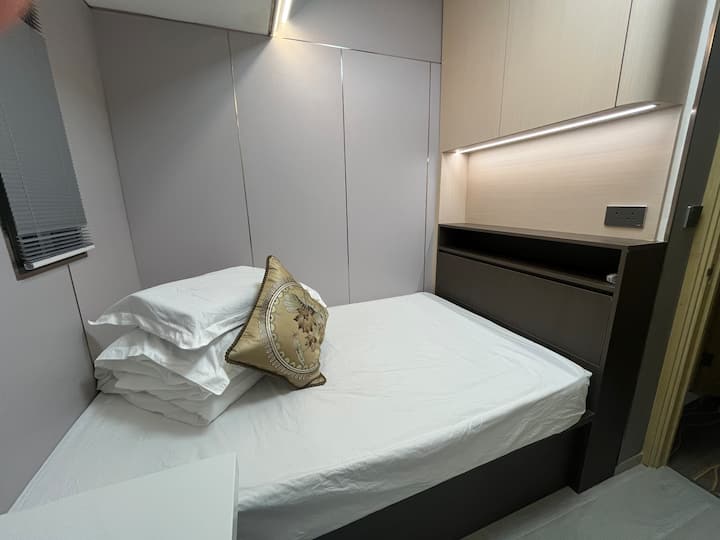 Located At Nathan Road. Elevator Suite - Jordan