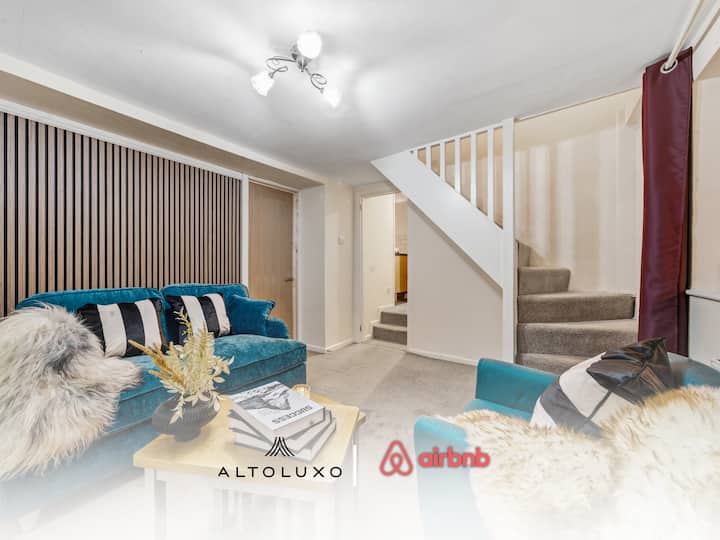 Modern Home|parking|groups|business|contractors - Chepstow