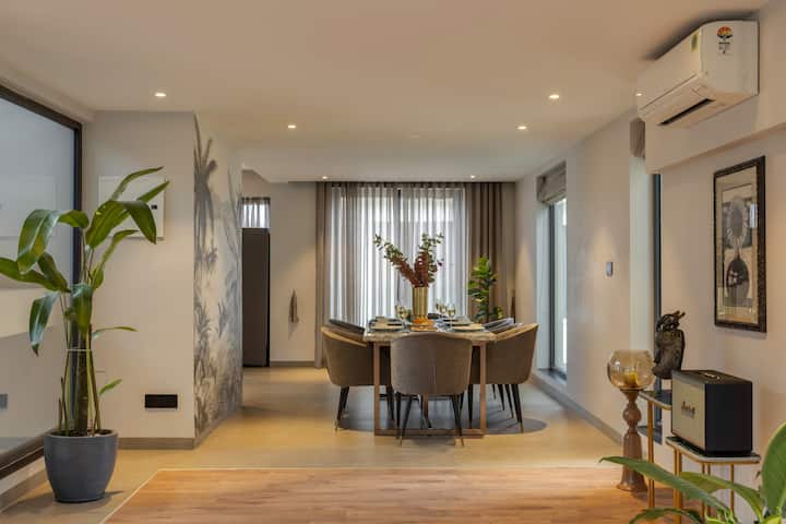 Dining area image 1