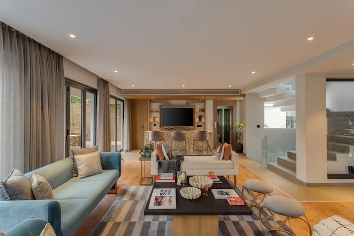 Living room image 2