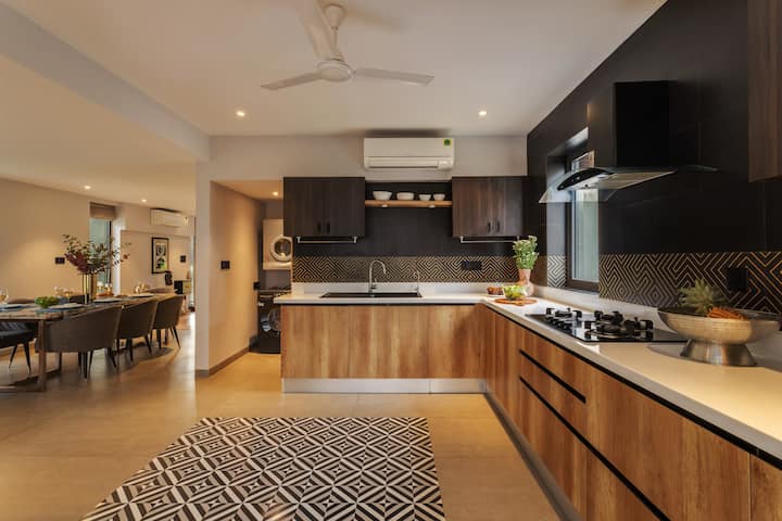 Full kitchen image 1