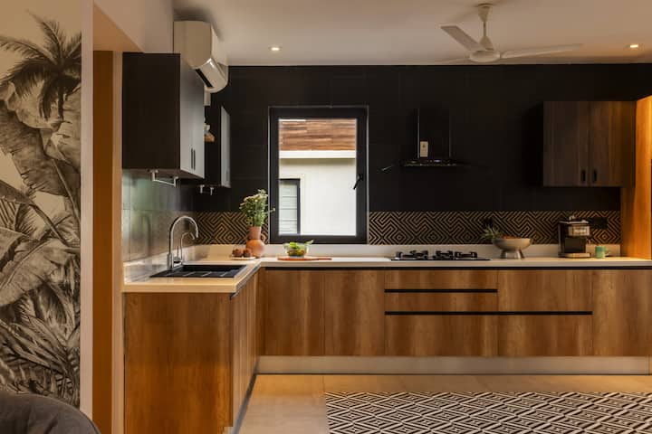 Full kitchen image 2