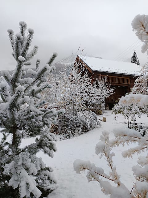 CHALET DES SOURCES "THE LARCH"