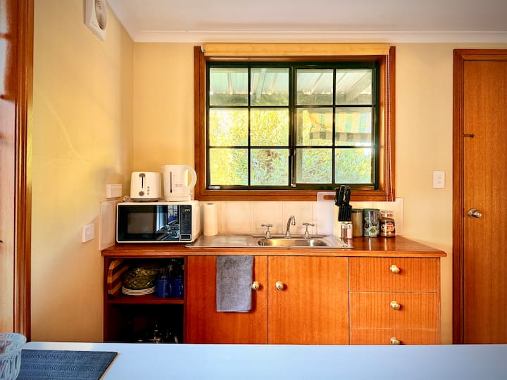 Private Studio Retreat In The Heart Of Mt Barker - Mount Barker
