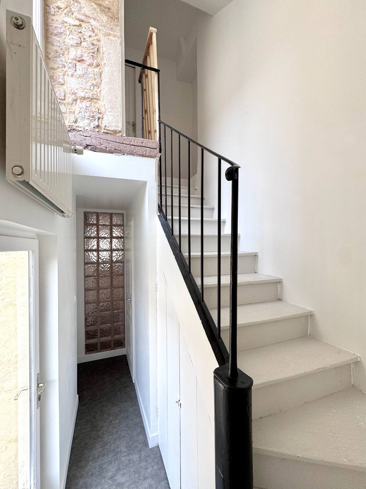 Escalier d'accès aux chambres