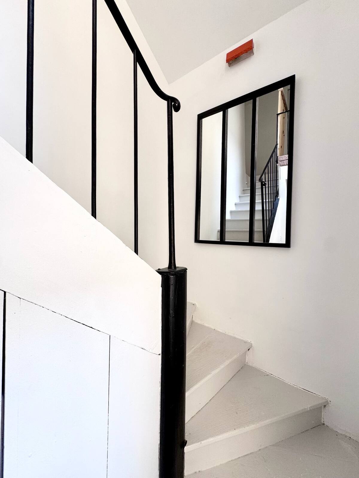 Escalier vers les chambres
