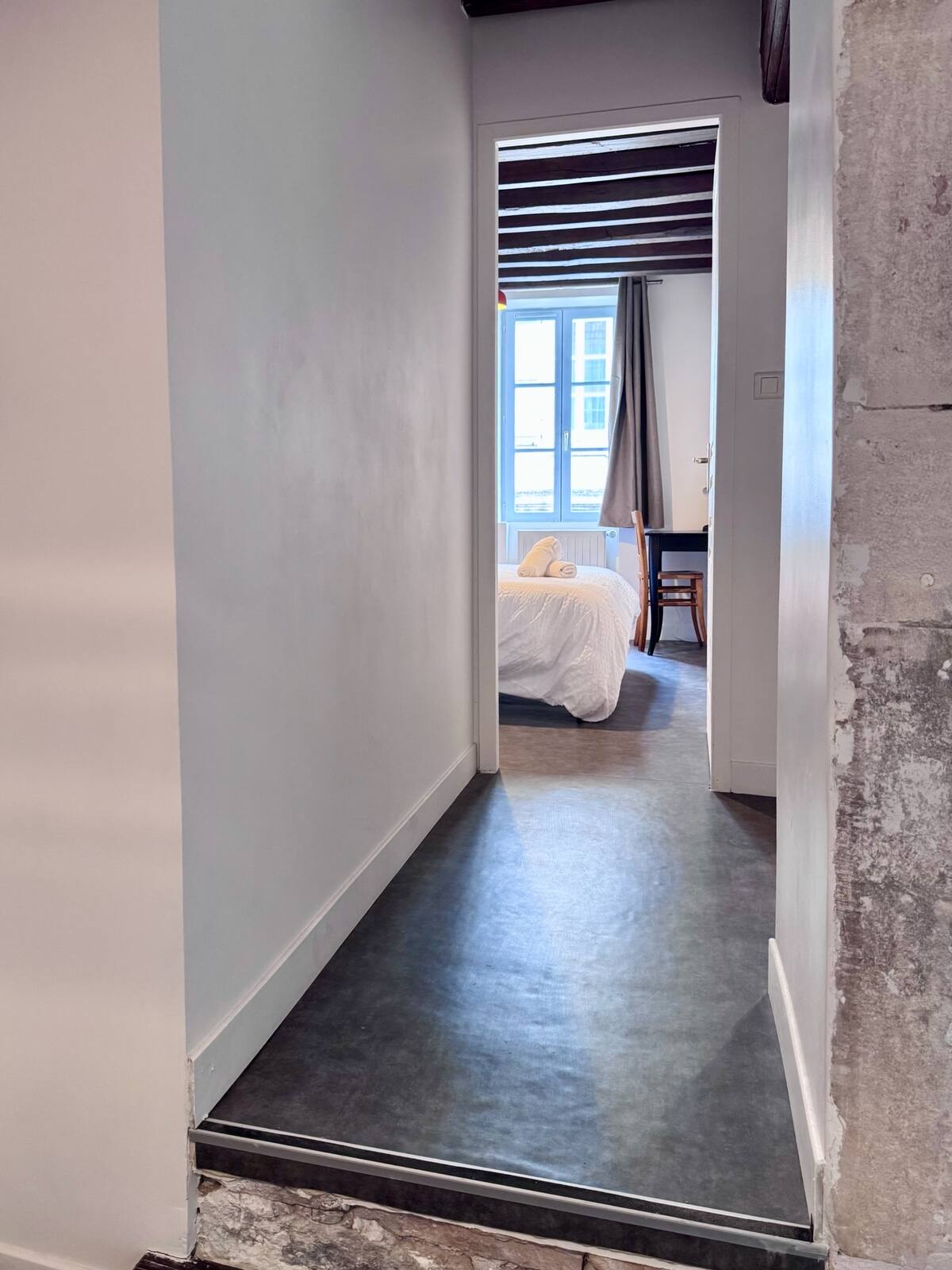 Chambre 1 — détail décoration
