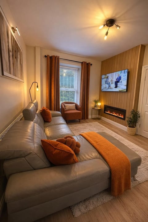 Top Airbnb: Derry city centre Townhouse in Foyleside