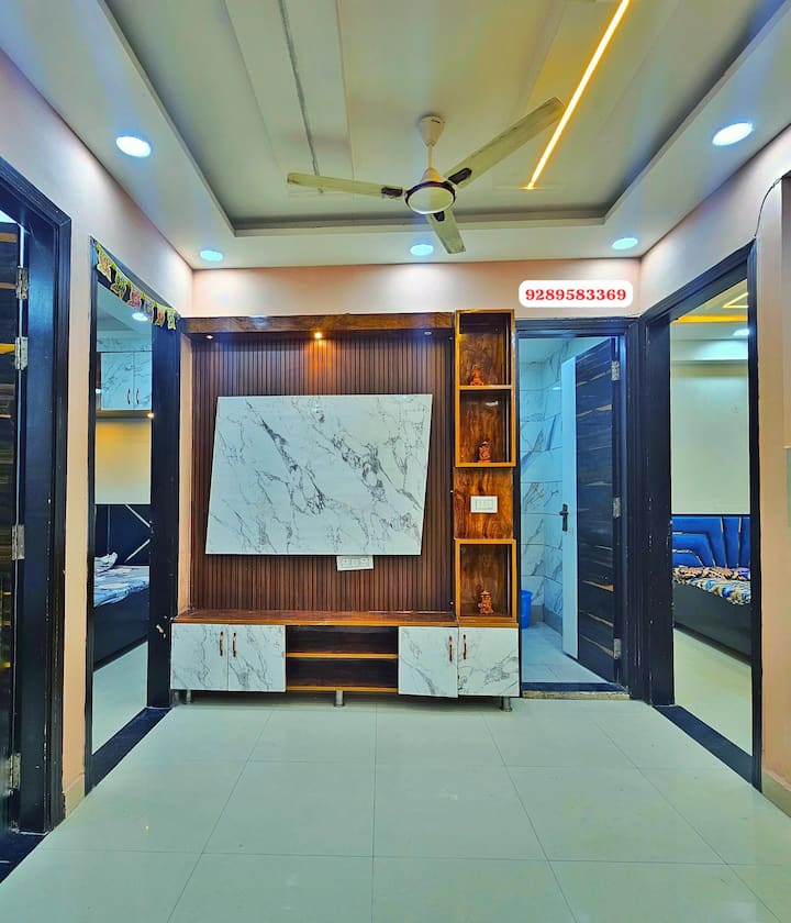 Luxury 3 Bhk Flat - Delhi