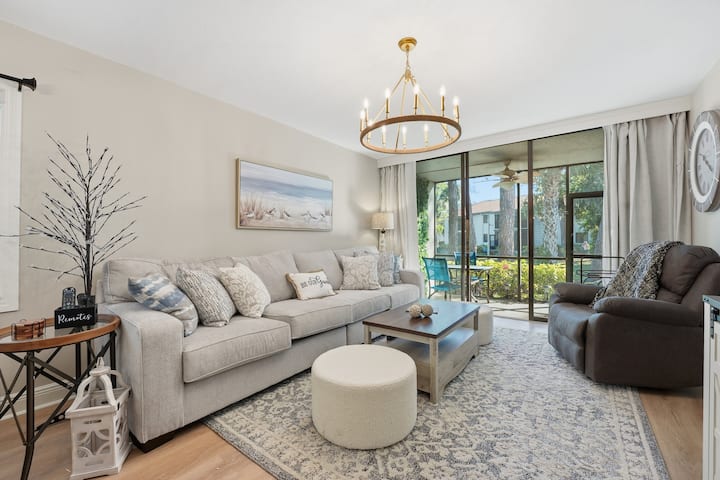Lux Cozy Condo | 2br Heated Pools | Near Ami & Img - Bradenton, FL