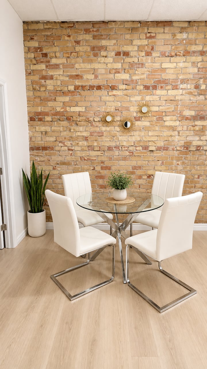 Little 2 Bedroom Condo-london - London