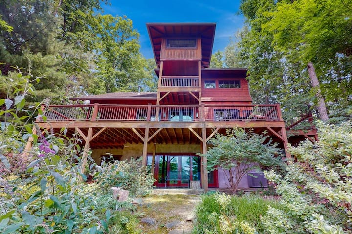 Eagles Wing Lodge, Firepit, Sunset Views - Asheville, NC