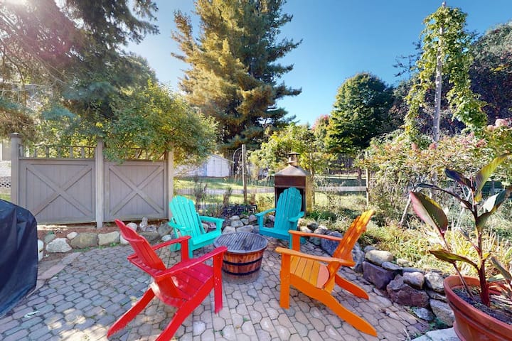 Historic Beachside Cottage With Modern Comforts - Empire, MI