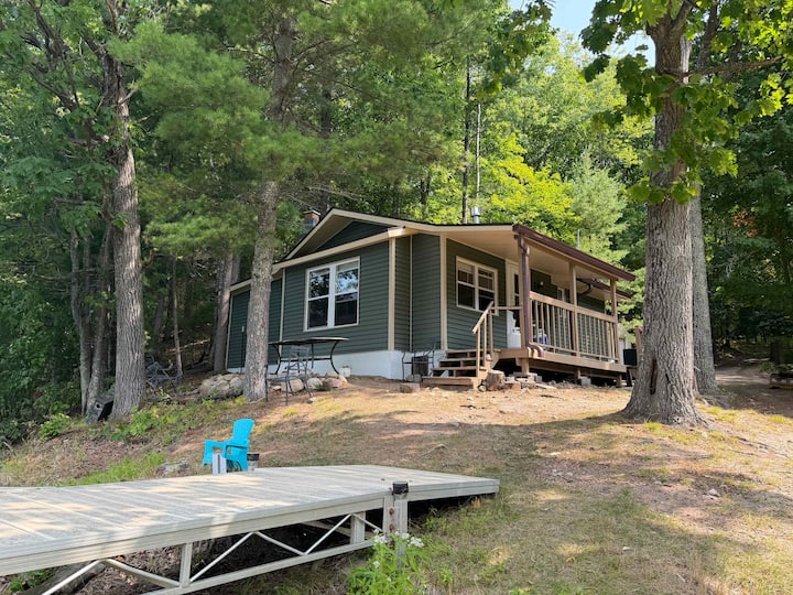 Blue Jay Cabin: Lakefront Rhinelander Escape - Rhinelander, WI