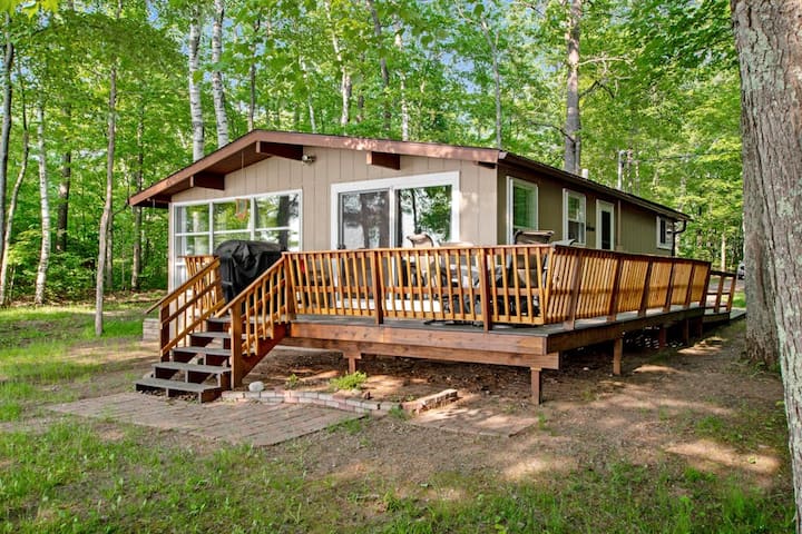 Cozy Dog-friendly Lakefront Home With Fireplace - Manitowish Waters, WI