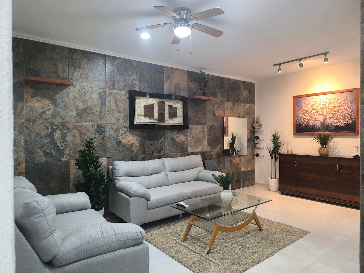 Popular Airbnb listing: Well-equipped and spacious place to stay! In Mérida. in Fraccionamiento Las Américas Ii