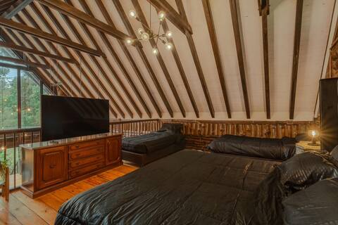 Top Airbnb: Luxury cabin with private Jacuzzi Medellin in Villa Hermosa