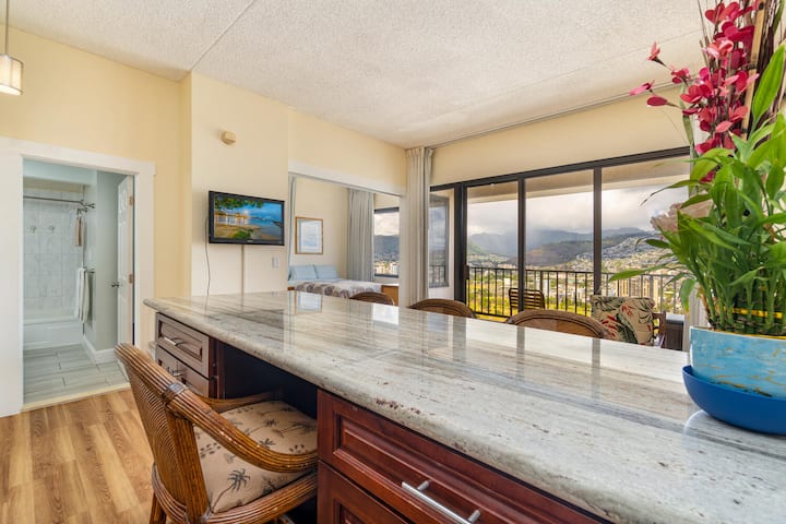 Waikiki Condo With Balcony, Kitchen & Free Parking - 檀香山