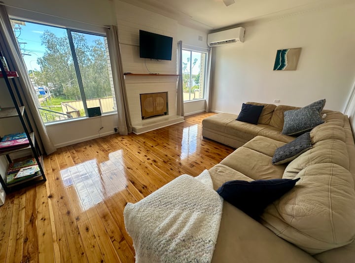 Johnny’s Place - Budgewoi