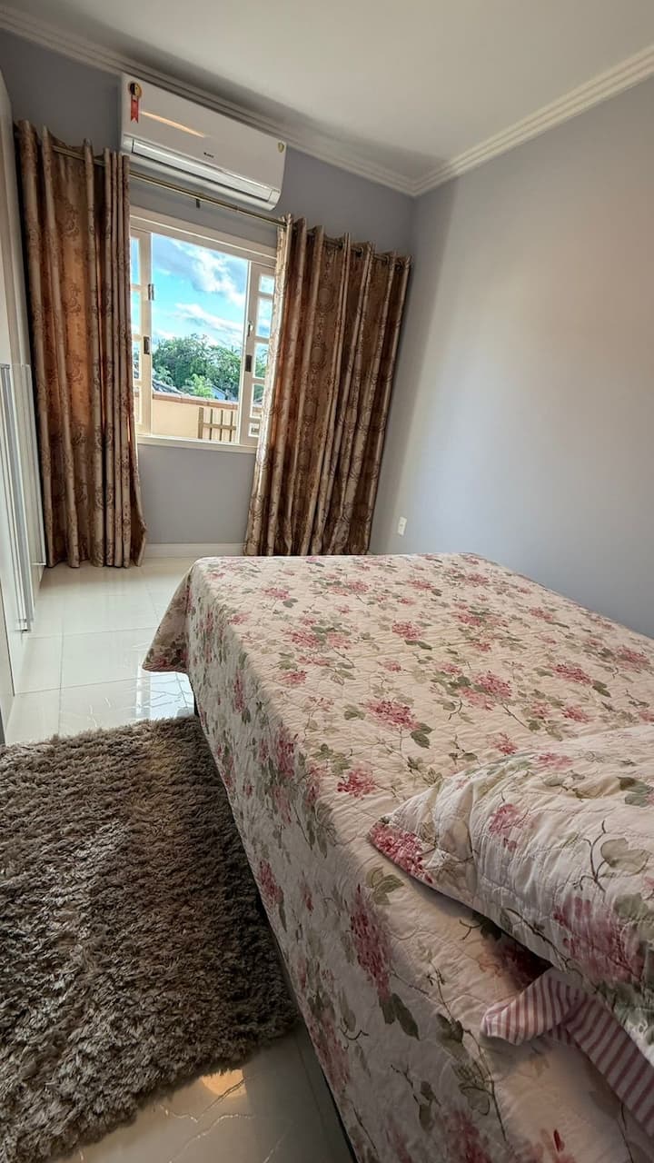 ห้องนอน 2 ห้องพร้อมเครื่องปรับอากาศ