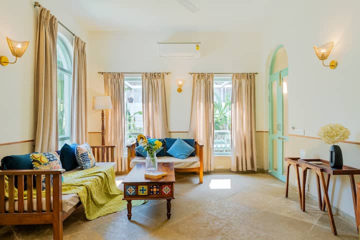 Living room image 1