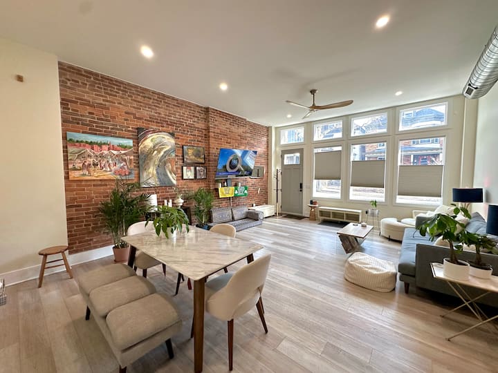 Sunny Loft In Walkable Pittsburgh Neighborhood! - Pittsburgh, PA