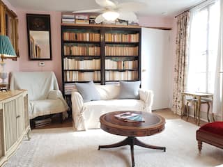 Bright Vintage Allentown 1 Bed Apartment, photo 2 of 9
