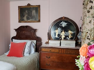 Bright Vintage Allentown 1 Bed Apartment, photo 8 of 9