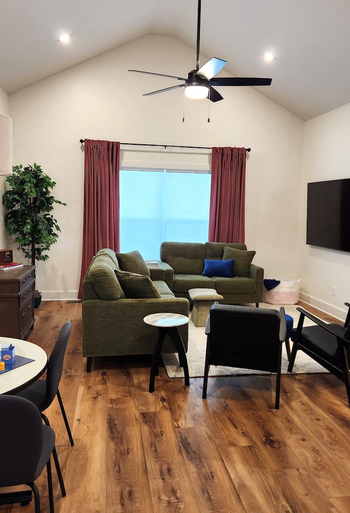 Family Retreat+ Work Area+ Play/eat/shop In 10 Min - Cleveland, TN