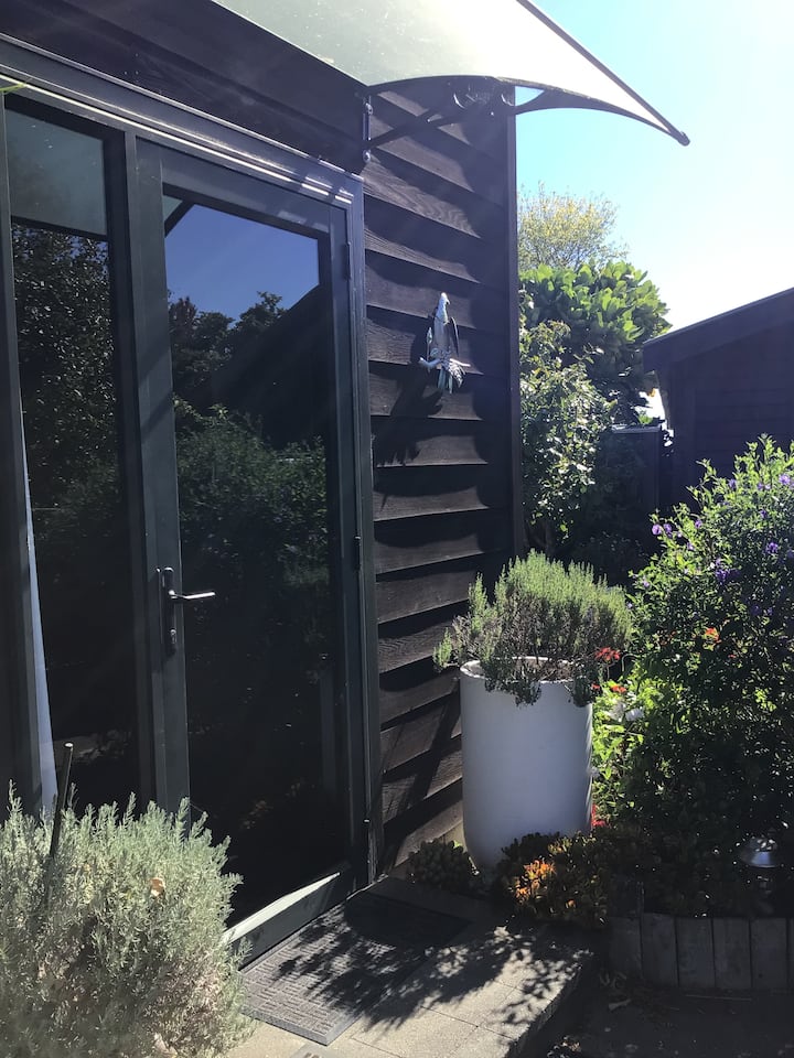 Peaceful Guesthouse Studio - Hastings