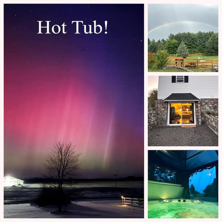 Northern Lights And Equestrian Escape - Michigan