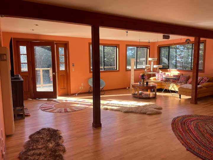 Forest Retreat: Bedrm3 - Queen Bed, Hall Bath - Trinidad