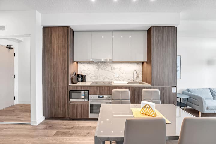 Modern 2 Bedroom Vaughan Condo - Vaughan