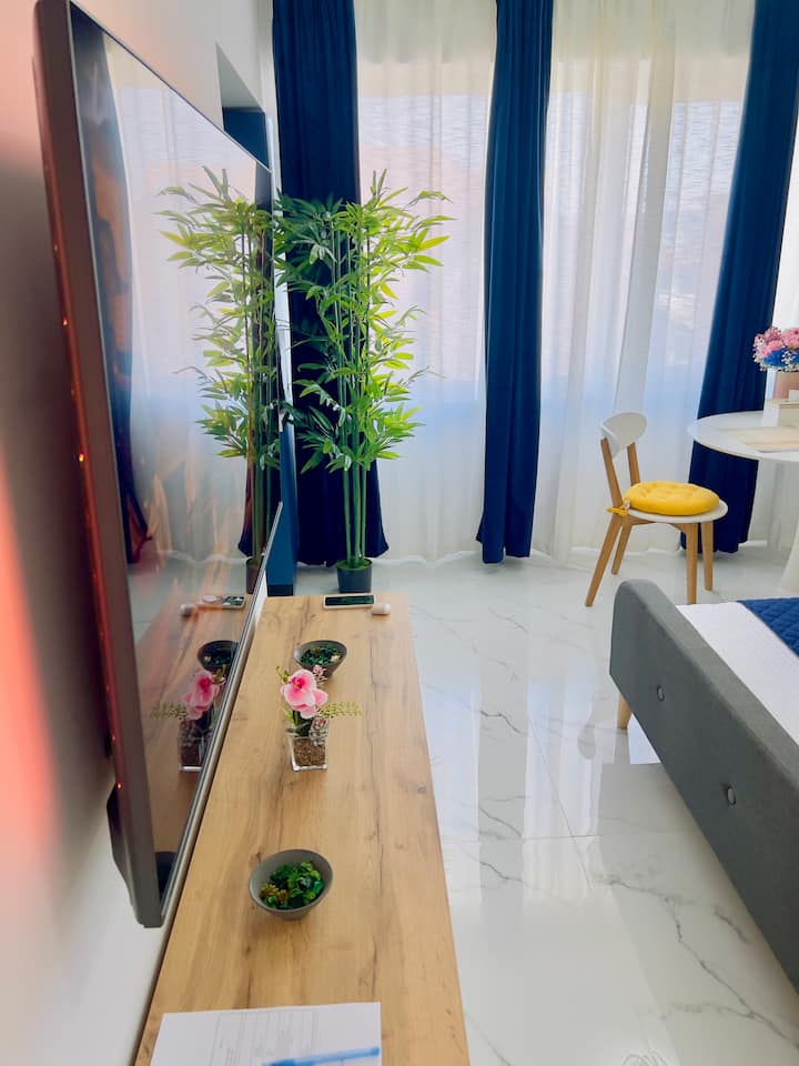 Studio 84 Central - Confort & Home Cinema - Pitești