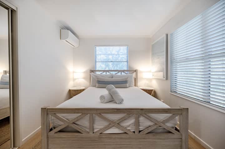 2号卧室，标准双人床