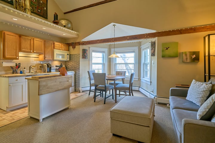 The Federal Suite At The Wisteria Rest - Connecticut