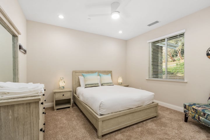 დასასვენებელი საცხოვრებელი, სადაც დაგხვდებათ Tempur‑Pedic‑ის მატრასები, ასევე, სუფთა, ახალი ჰაერი და სიმშვიდე.