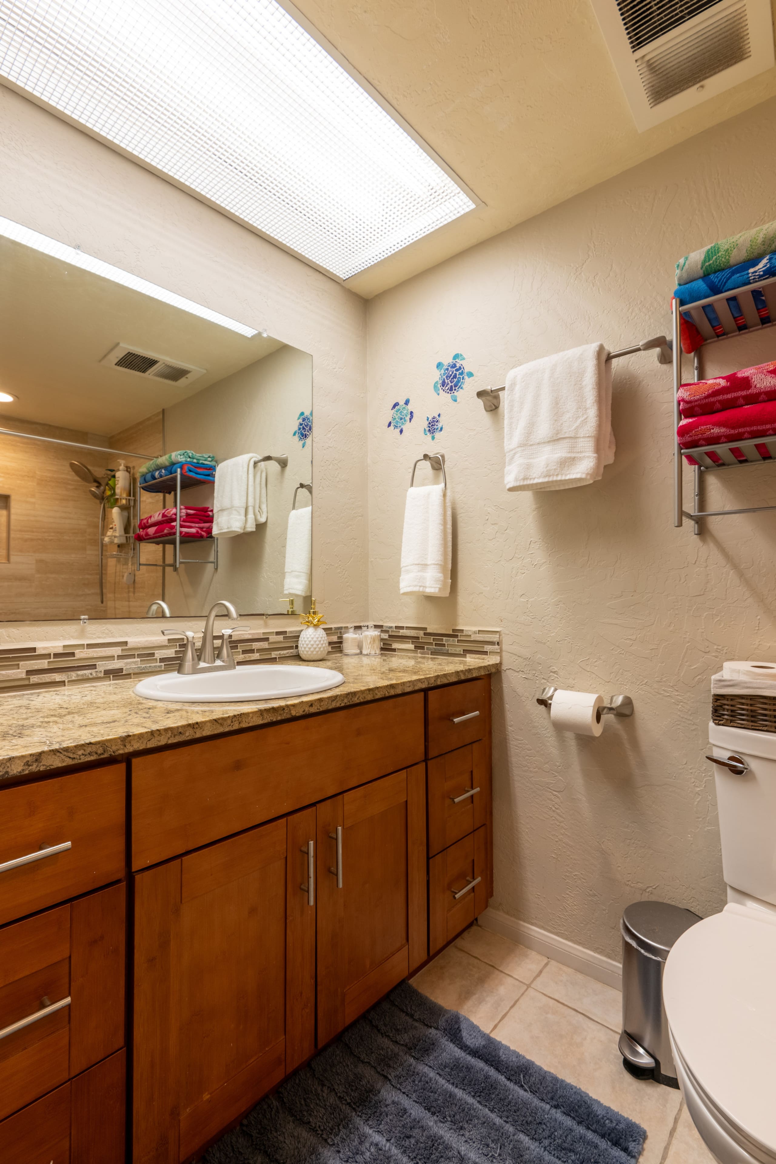 Condo in Kailua-Kona · ★4.95 · 1 bedroom · 2 beds · 1 bath - Image 3