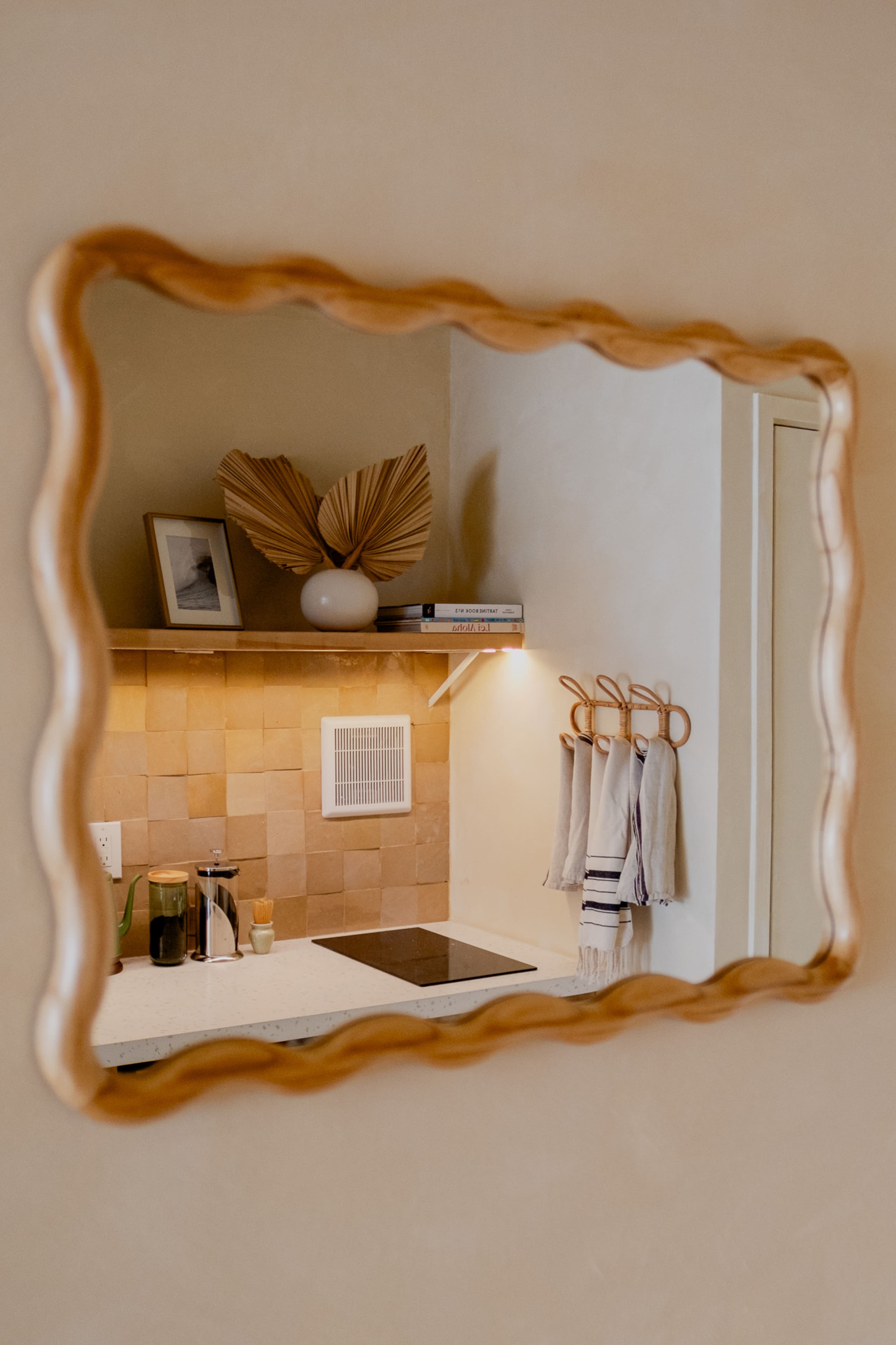 Cozy Studio in Honolulu by Beach & Surf - Image 14
