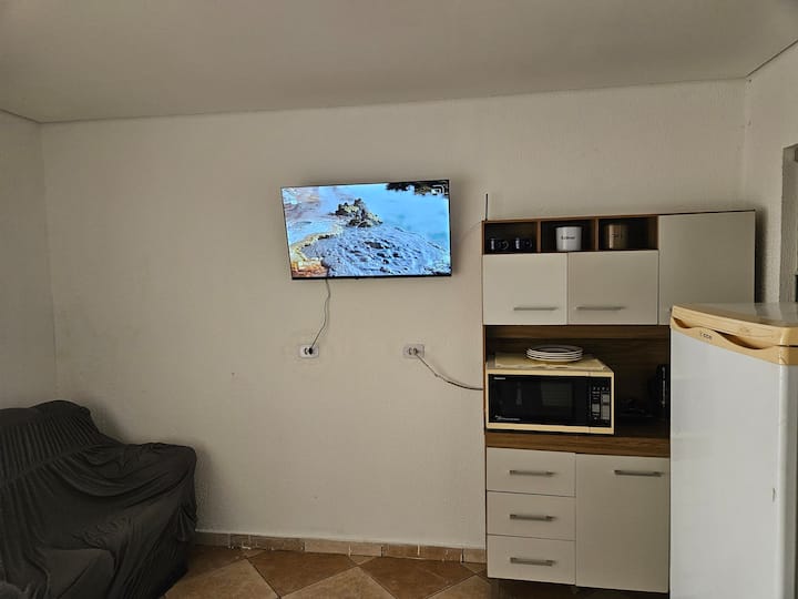Casa 02, Ampla Varanda, Garagem - Maringá
