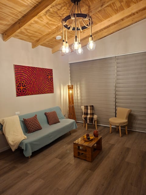Popular Airbnb listing: Beautiful Cabin in Curacavi with Tinaja in Melipilla