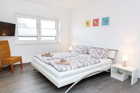 Top performing Airbnb: Apartment Steve directly on Lake Plauer See in Malchow