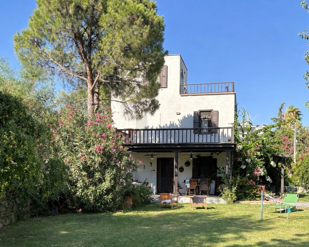 Karaincir Plajı 5 Dakika Yürüme Mesafesinde | 4 Yatak Odalı Bahçe Triplex - Karaincir Adaları
