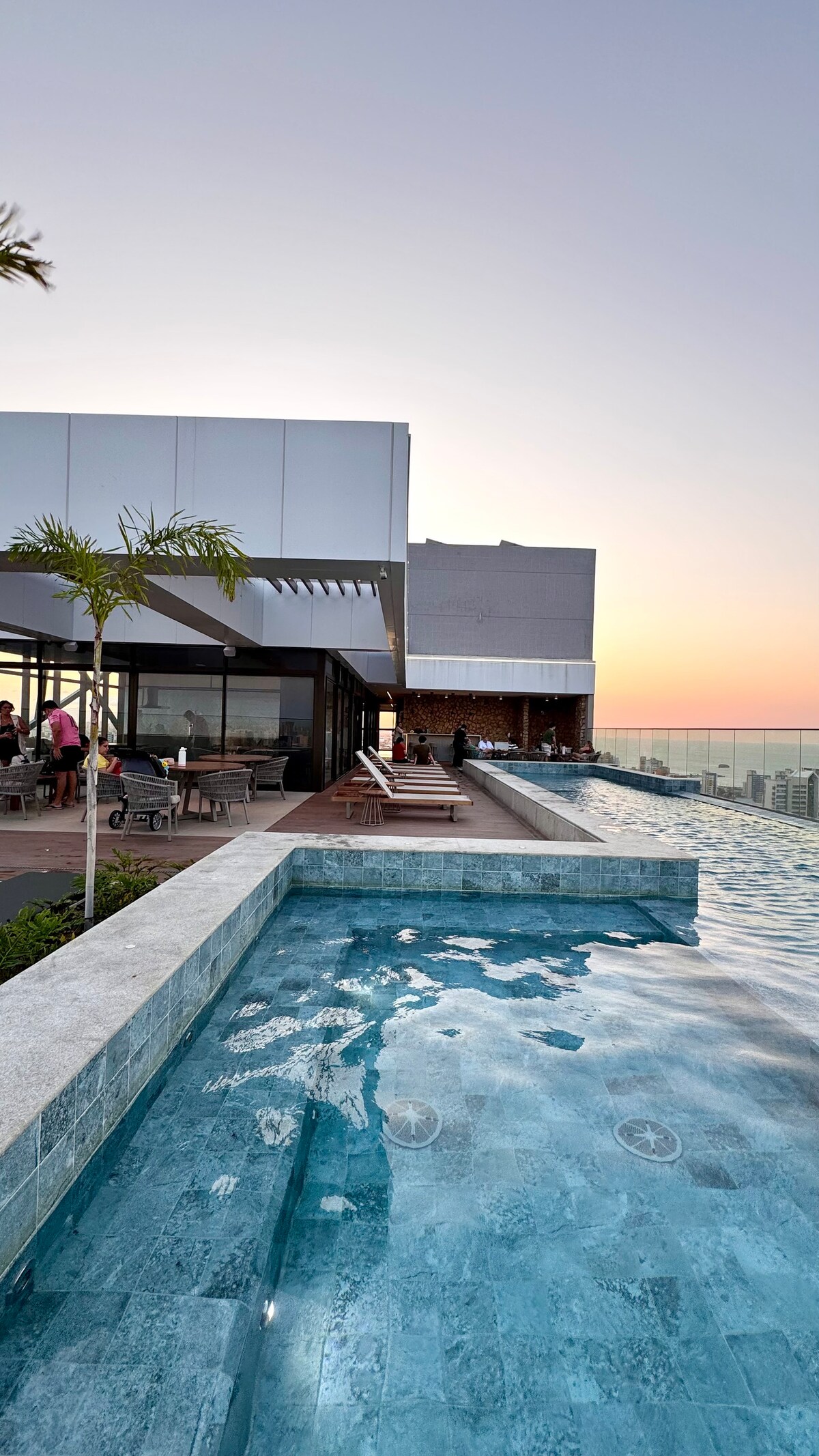 Foto do anúncio de Studio c/piscina - academia, perto praia- Meireles em Meireles, Fortaleza